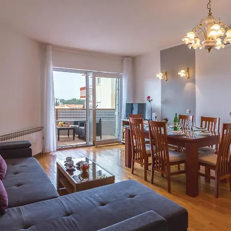 Stunning In With Kitchen Апартаменты
